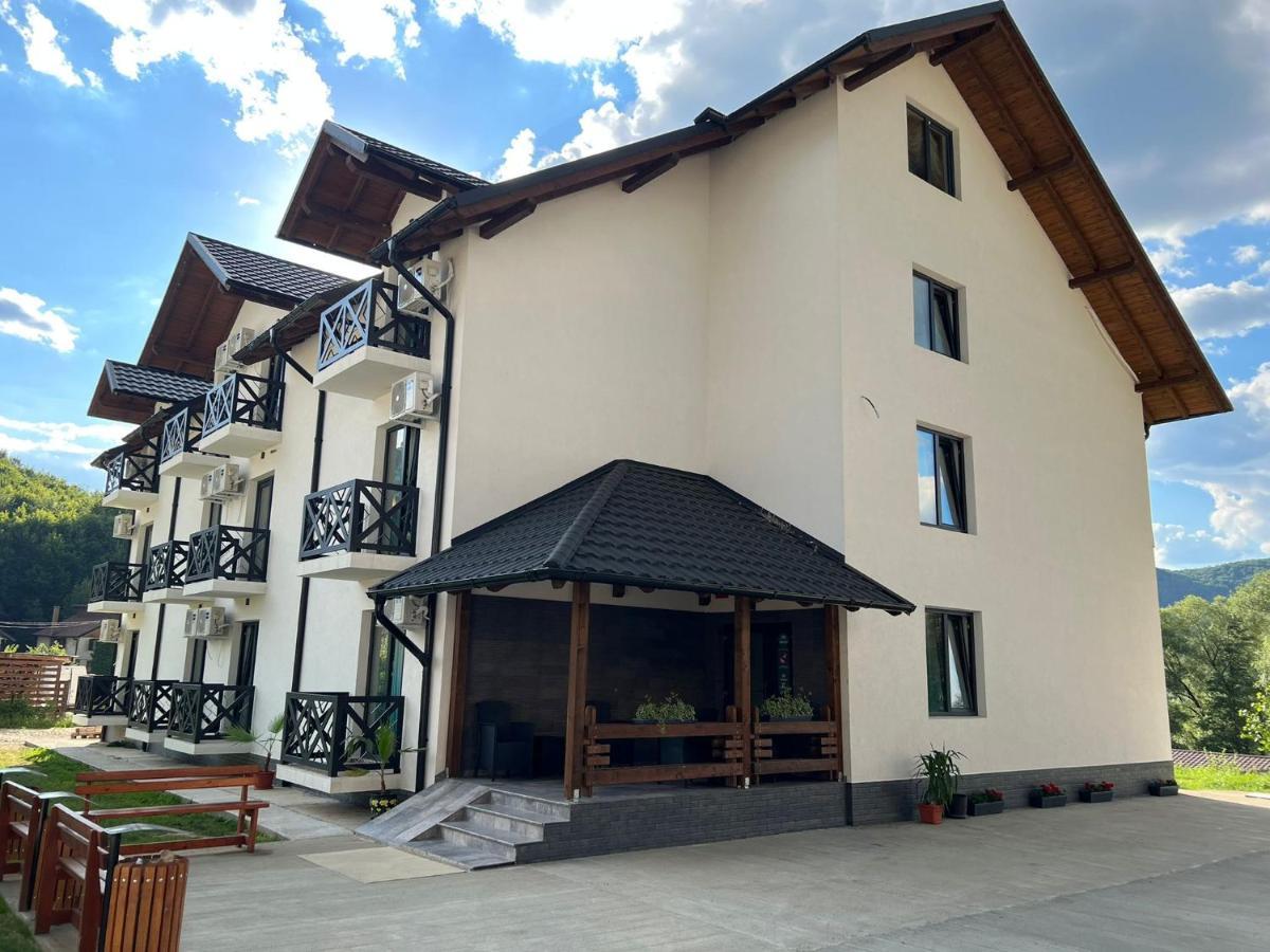 Casa Elena - Resort & Spa Voroneţ Exterior foto