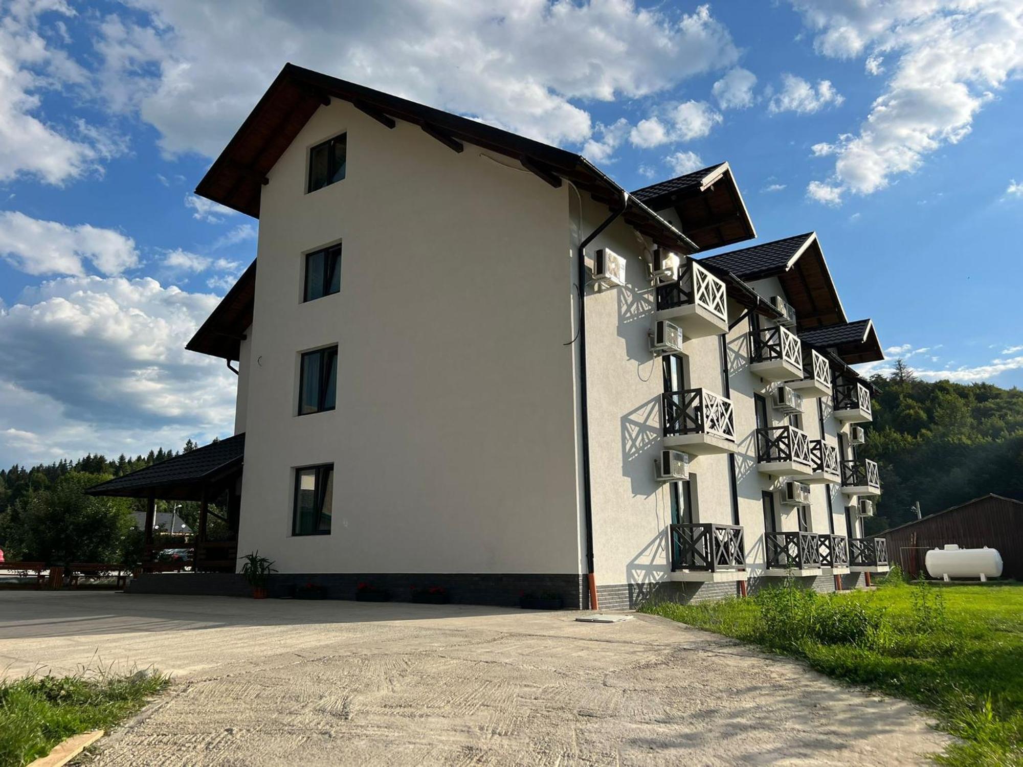Casa Elena - Resort & Spa Voroneţ Exterior foto